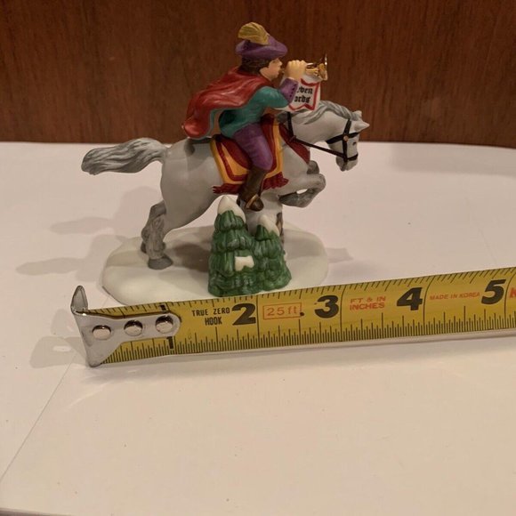 Department 56 Dept 56 XI - Eleven Lords A-Leaping and 10 pipers piping - Picture 8 of 12